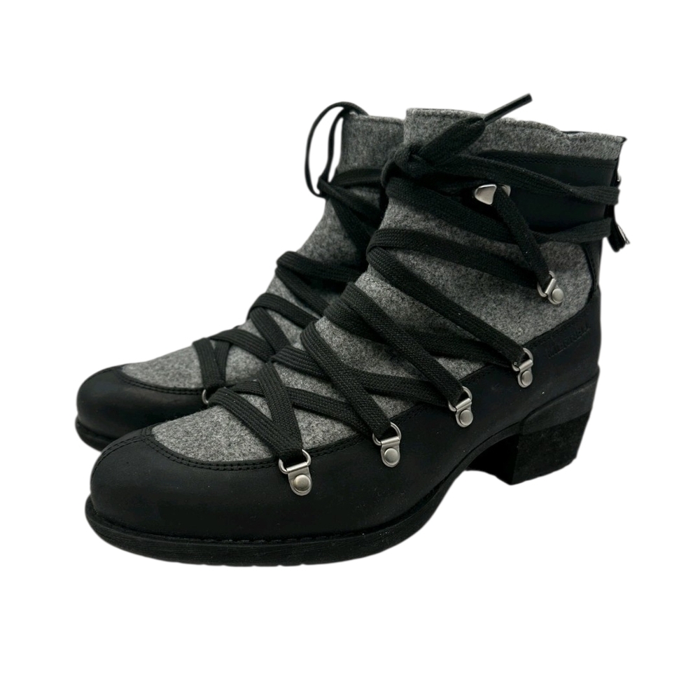 NWOT Merrell Women's Black Leather and‎ Gray Wool Lace Up Outdoors Boots